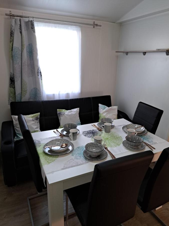 Mobilheim Chalet Bei Georg Seekirchen am Wallersee Ngoại thất bức ảnh